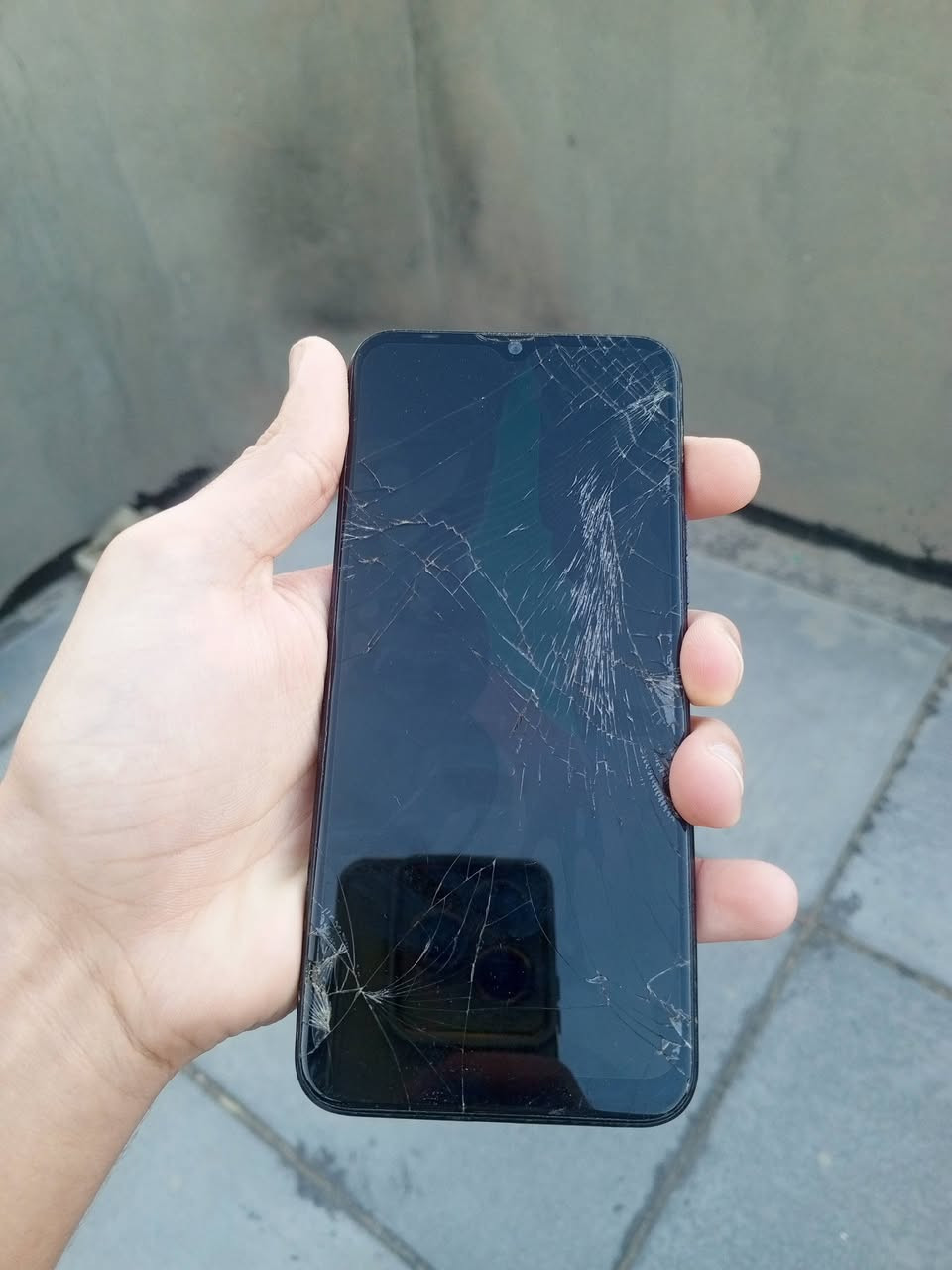 جاهزين فحم للبيع ما اعرف نقصهن شاشة او بطارية ابيعهن فحم 
السامسونج: ب10 قفله 
التكنو: 20 قفله 
العنوان: مدينة الصدر 
الرقم:***********
