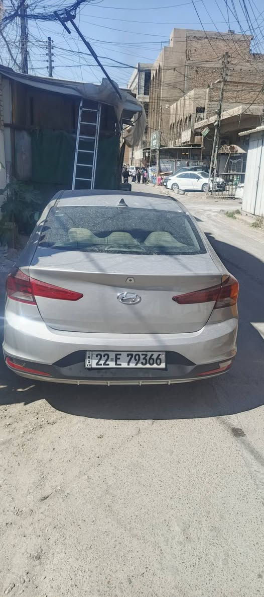 سلام عليكم عندي سياره الانتره وادر امريكي  موديل 2020 سياره مال بيت تحويل مباشر مواصفاتها نص فول رادار امامي رادار جانبي حساسات خلفيه كامره دواره مكينه 2000 حادثها خلفي جاملغ او جنطه سعر 118  بيها مجال حق الجيه عنوان بغداد البياع  رقمي ***********
