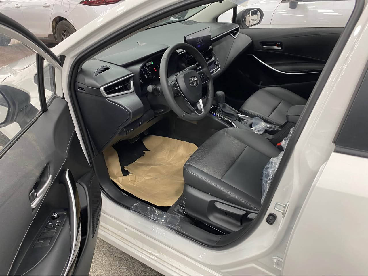 تۆیۆتا کرۆلا 2025 HEV شکل خلیجی
سعر 159ورقة  فول مواصفات.مەکینە 1.8
 بەصمة.سلاید.برێك کارەبایی.شاشةوكاميرا
کوشین جلد.لايت زينۆن.شاشە ئەلکترۆنی
مكان : أربيل.   ١٠٠ متری معرض تۆپ کارس 
موبایل   *********** أربيل, العراق
