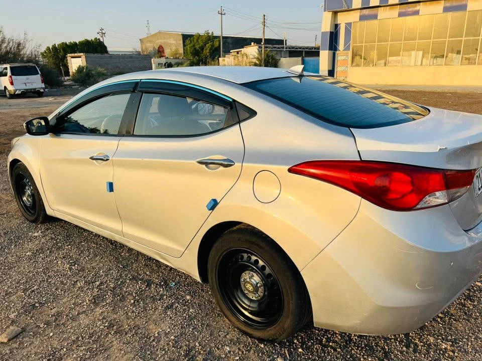سلام عليكم النترا 14ادوات كصه جنطه متوم طبق الأصل الانكليزي 
مكينه 1800
تبريد ثلج 
حداديه وكير ومكينه خير من الله 
تخم تايرات جدد
سياره كفاله عدا لكص 
سياره مال جناي ومتوازي على بيعته متوازي كلش 
السعر 42ورقه مكاني ناصريه الشطره 

***********
