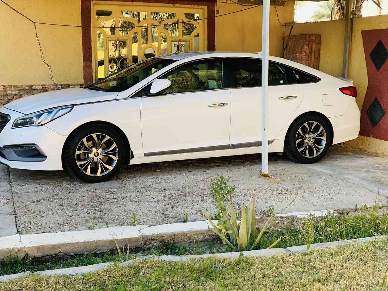 سلام عليكم مرخصة مدير الكروب سوناتا وارد امريكي 2016نضيف استعمال شخصي الرقم الجديد
دولي السنويه 2033 السياره بسمي مدور ثاني يوم 
حداديه جديد تبريد ثلج وصور الحادث مرفق بلمشور
السعر ١٣٨ وبيه مجال بسيط ***********
