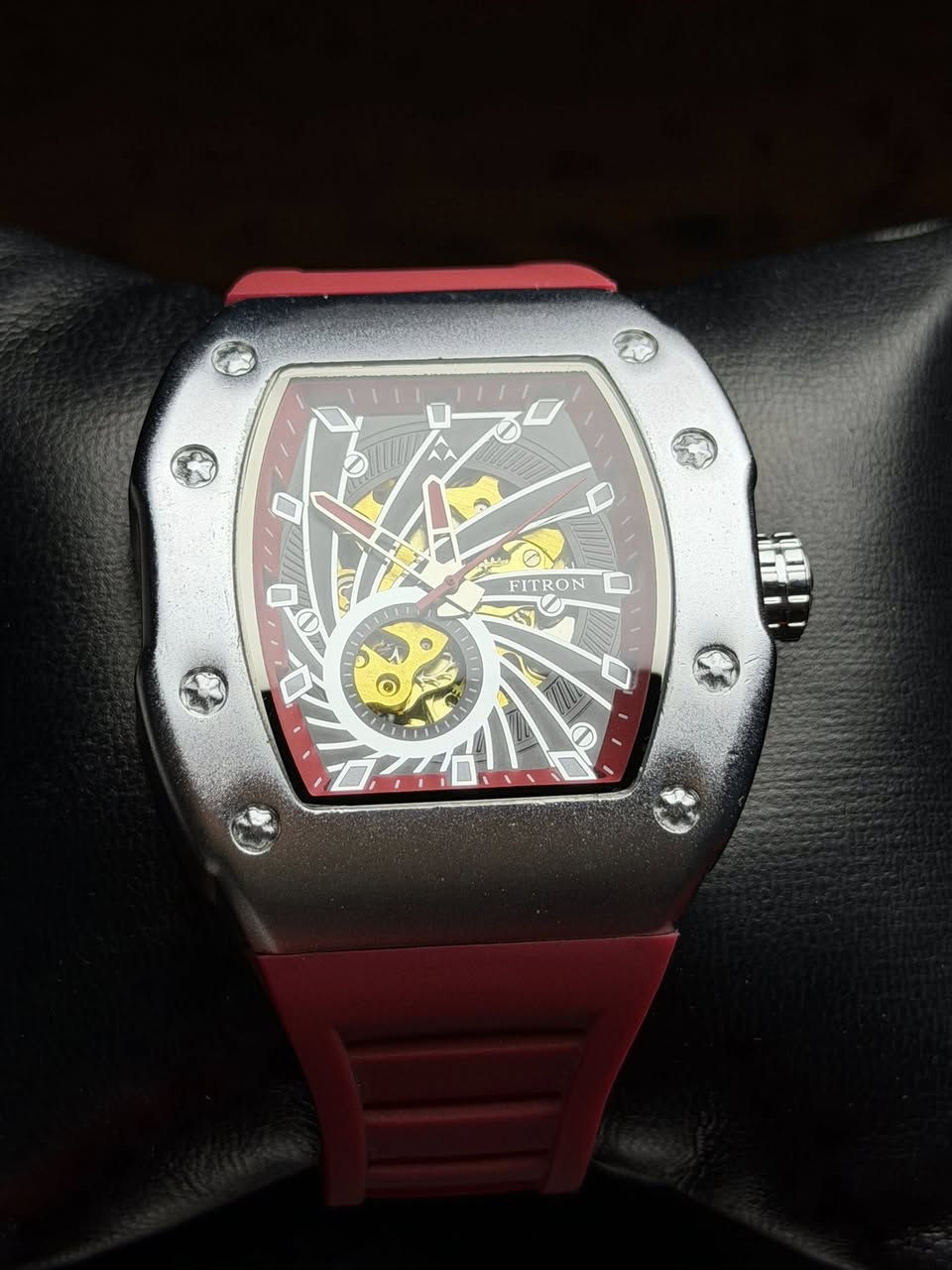 FITRON
اصلي ماكنة اوتماتيك 
كاملة المرفقات ( علبة + كرنتي ) 
سكلتون كشف من الجانبين 
سير ربر 
ارقام واميال لامينوس فسفوري 
ستانلس ستيل 
مقاومة للماء 
خزن طاقة 30 ساعة 
دزاين الريتشارد ميل 

25 الف على اول تم


**إذا كنت صاحب هذا الإعلان وتريد حذفه لأي سبب، رجاءا أرسل رسالة إلى الدعم الفني**