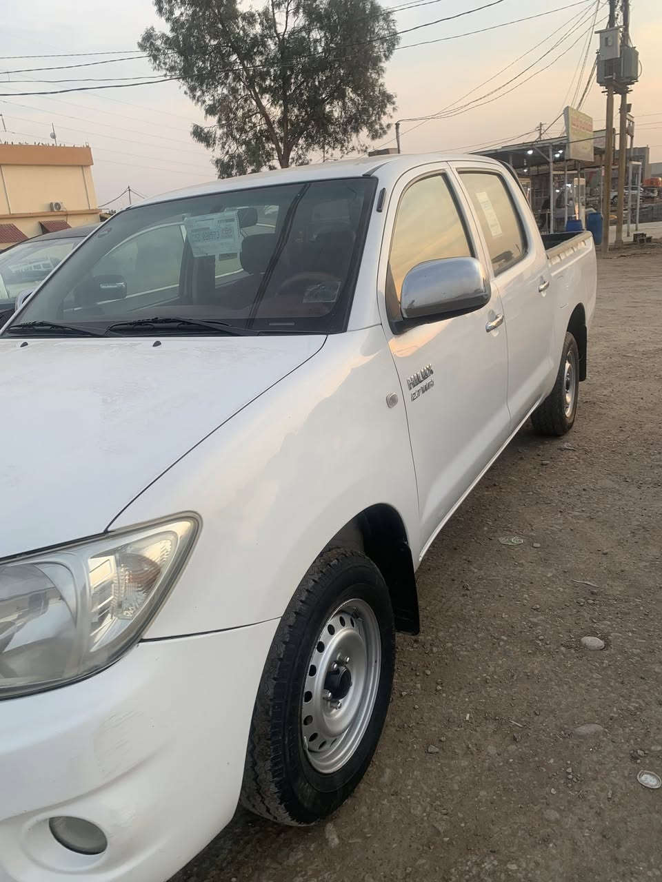 السلام عليكم تيوتا هايلوكس موديل 2011 شاصي ١٢ كير عادي رقم بغداد سنويه ل ٢٠٢٨ نفاذ كفاله عامه السياره فقط رصعتين بيه تدفئه تبريد كله شغاله  صدر تخم تاير حداديه كله كفاله محرك شرط بدون صرف بخار كشن متصل مكان ديالى بعقوبه للاستفسار 
***********
