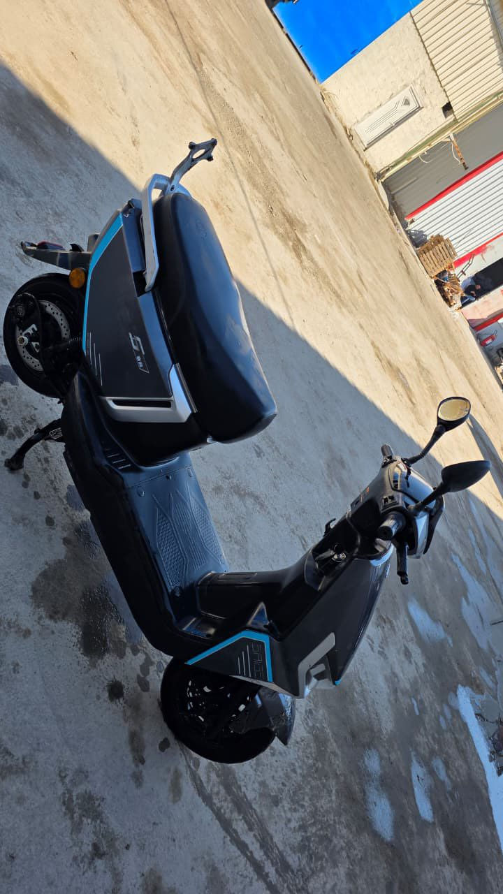 سلام عليكم دراجه شحن للبيع تمشي٧٥كيلو سرعتها ٧٥ سعر ٧٠٠ وبيها مجال بسيط دراجه نظيفه نظام٦باتري
مكلف بنشر 
تواصل واتساب***********
