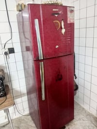 ثلاجه بابين نضيفه تجميده فول سعر175مكاني بغداد سيديه07903224382
