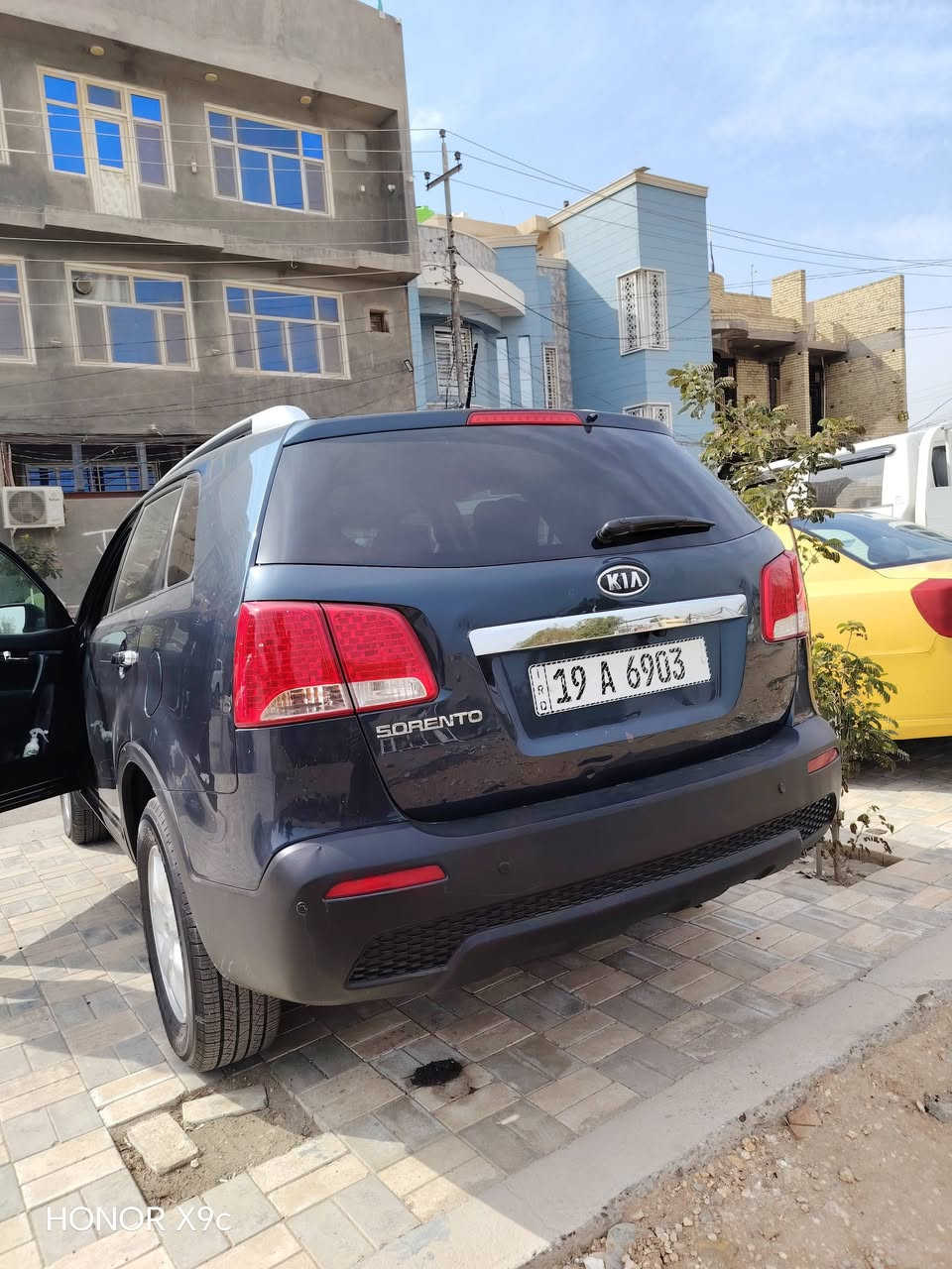 سورنتو موديل 2011 مكينه دوش السياره مابيه ولا قطعه فقط بارد قليل السعر 143 وبيه مجال مكان السياره كربلاء الاستفسار اتصال ***********
