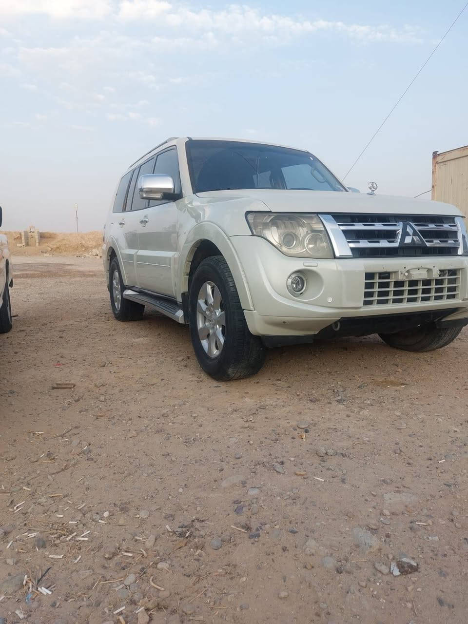 سلام عليكم باجيرو للبيع 2013 ادوات كصه وحده السياره جاهزه ما بيها اي نقص مكاني بغداد ***********
