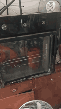 فرن جديد ما مستعمل بي جام مكسور وناقص دكمه اثنين شغال جديد سعره 75 مكاني كراج شمال ***********
