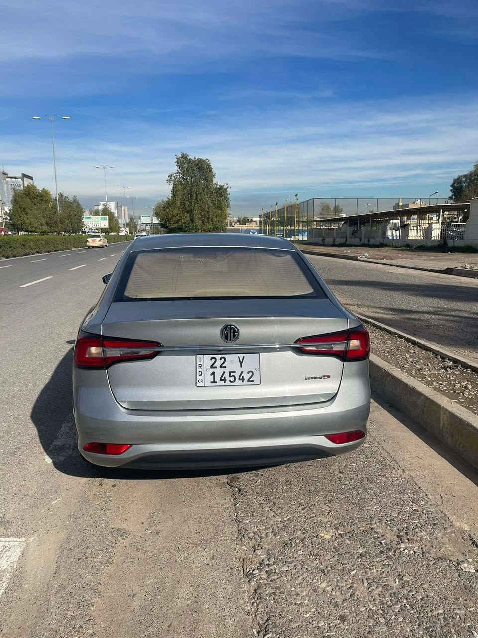 السلام عليكم 
2024// MG5   سيارة وضع شركة ماشية 11000 الف كيلو  مكان السيارة اربيل اي استفسار اتصال عل رقم  ***********
