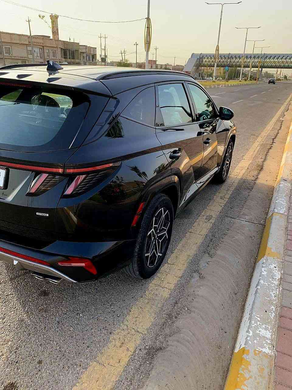 2023 Hyundai tucson N LINE 
2023 هونداي توكسان ان لاين  n line

حادث السيارة جداً بسيط بارد جداً بسيط بمقدمة البنيد فقط 
صبغ بدون ايرباك فقط ايرباك الدركه ومصلح سستم حتى الدعامية كفالة بدون صبغ . 
ماشية 23الف الاف ميل قابله للزيادة اخت الزيرو بعدها بريحة الوكالة 
1- محرك 2.5
2- بفول عدى البانوراما
3- كشنات سبورت ومختمة بشعار N ومطرزة باللون الأحمر جلد + شامواه وكهرباء 
4-رادارات 360 درجة امامي وخلفي وجانبي 
5- قيادة آلية وتوقف ذاتي 
6- سستم صوت BOSE 
7- ستيرن سبورت يختلف عن الفئات العادية مع شعار N 
8- شفتات ستيرن 
9- كير تعليك يختلف عن الفئات العادية مطرز بخيط احمر 
10- كيجات دجتال 
11- شاشة كبيرة ابل كار بلي واير ليس 
اندرويد اوتو 
12- حساس قراءة العين 
13- صندوق كهرباء 
14- اربع وضعيات قيادة 
15- دفلوك يقفل الاكسلات الامامي والخلفي 
16-مساعدة النزول من المنحدرات 
17- شحن هاتف لاسلكلي واير ليس 
18- تبريد قطعتين ومناخين منفصل 
19- منافذ شحن type c
20- لايتات وبك لايت  فول LED 
21- الدعامية الامامية كاملة تختلف عن بقية الفئات 
والدعامية الخلفية والدفيوزر الخلفي و فتحات الاكزوست تختلف عن بقية الفئات 
22- سايد بريك بصمة 
23- اوتو هولد 
24- ويل كب خاص بفئة ال N 
حجم 19 
25- انارة داخلية LED 
السيارة جديدة 

السعر 190 ورقة وبيها مجال 
مكان السيارة بغداد مجمع نجمة بغداد ودوامي بالانبار 
للاتصال *********** بي واتساب أو الاتصال 
***********
