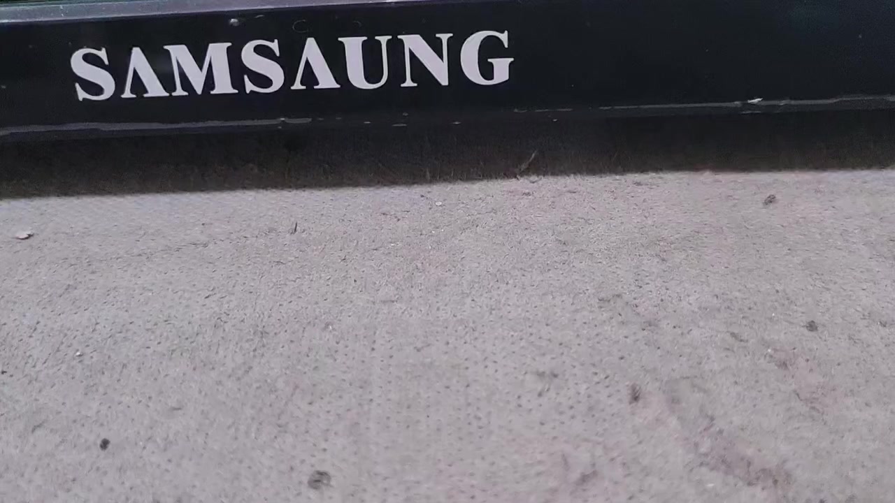 علمن الشاشه جديد لوك بلجيس *********** هاتف
كرت ضمان
سلام عليكم شاشه حجم 50 نوع سامسونج  
احدث اصدار اندرويد 14 
معه برنامج يشغل جميع مباريات بين سبورت قنوات
تحكم كلش سلس وسريع يوتيوب كلش سريع
معه برنامج سينمانا شغال
جميع الفلام ولمسلسلات المدبلجه
الشاشه جديد لوك بلجيس
سعره 260 الف
مكاني بغداد مدينه الصدر
*********** هاتف واتساب
