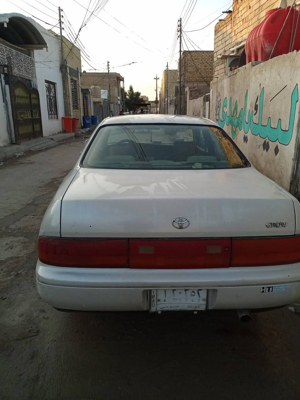 كراون بطه موديل 92
سنويه لغايه 29
كير مكينه خير من الله 
حداديه وتخم تاير
كرهبايات كله شغاله
*********** مكان السياره ناصريه
