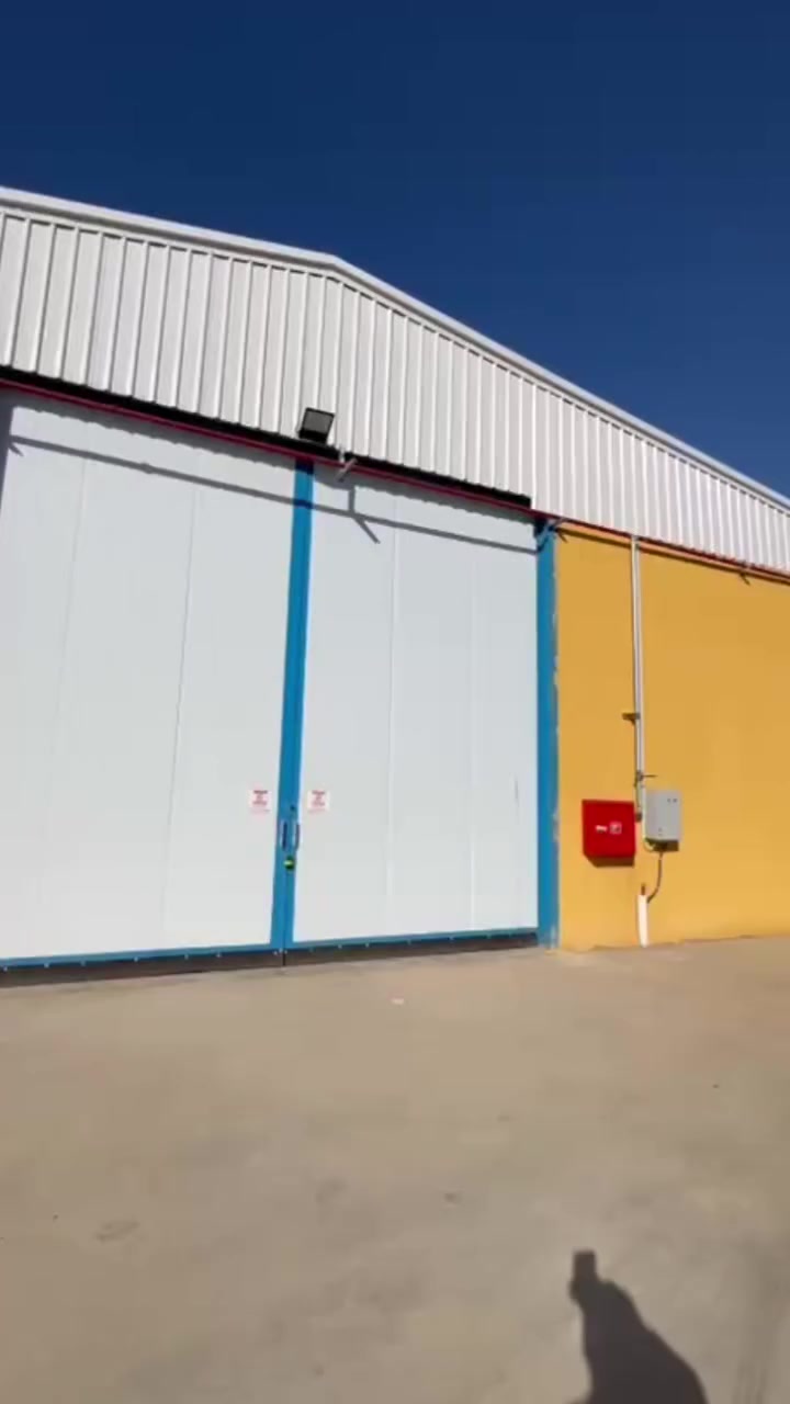 السلام عليكم جملونات اليجار يتوفر خدمات كامله الموقع بغداد جرف النداف للاستفسار ***********
