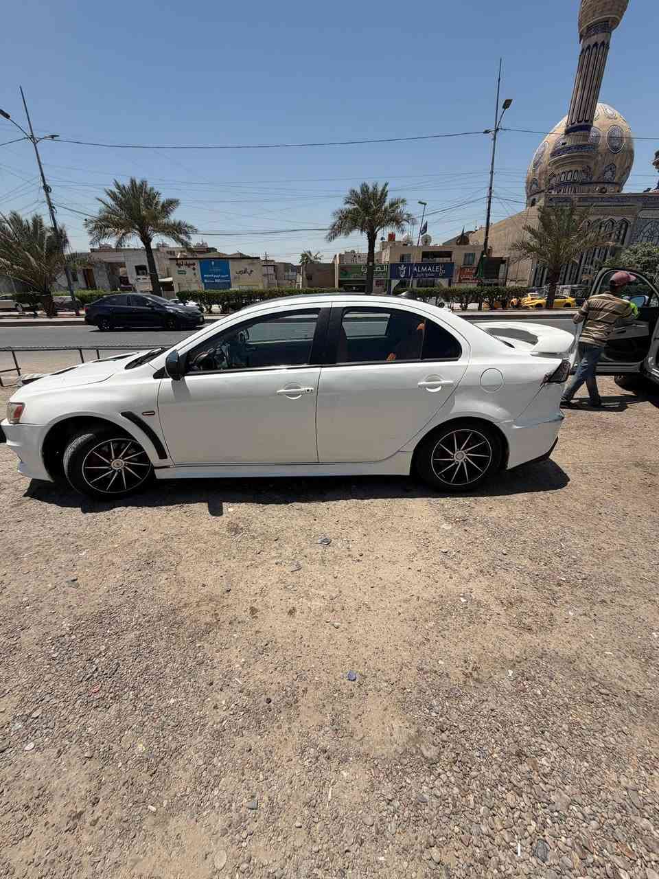 لانسر قرش GT گير عادي ✈️✈️2009
مكينه 2000 فول فتحه بصمه كشنات تحكم كهربائي الوحيده اناره داخليه محيطيه اخوان السياره مصروف عليه كلش هواي جاملغات ايفو دعاميه ايفو بنيد ايفو دعاميه خلفيه ايفو بكلايت اودي وعينه 17 شاشه شكل لكزز داش كام بل مرايه شكل كديلاك مصبوغه عام وبيه تلحيضات بسيطه الي محدث يعرف  قيمته اغراض التحديث كلش غاليه عارضه78 وبيهه مجال بسيط رقم بابل مشروع وطني بكل مكان احولك ورقم مميز تقريبا مكاني بغداد حي اور ام الكبر ***********
