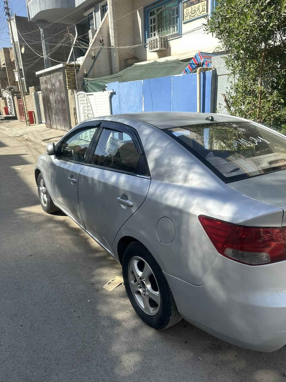 السلام عليكم من رخصه الادمن 
سياره للبيع فقط سيراتو موديل2010 ارقام وهزه وسنويه جديده بأسمي سياره كلش نضيفه وحلوه 
كير ومكينه وصدر خير من الله 
داخل لونين 
تحكم جهتين 
تخم سماعات 
زوج تايرات امامي جديد 
باتري جديد 
لايتات زنون مع نشره داخليه 
سياره ابيع حزام 
سياره عارضها85 وبيها مجال للشراي 
*********** غير متواجد ع الانترنت
