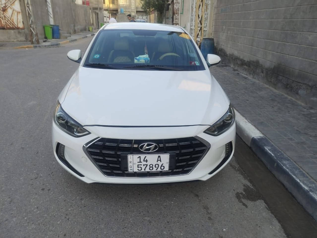 السلام عليكم الانترا 18 وارد أمريكي السياره نظيفه مال بيت حادث بصيط بس بيهه رشات من امريكا وبيهه تكشيرة بصيط بصره بسمي رقم جديد سنويه 31 حي المهندسين *********** مامتواجد عل نت شراي يخابر السعر 30 وبيهه مجال
