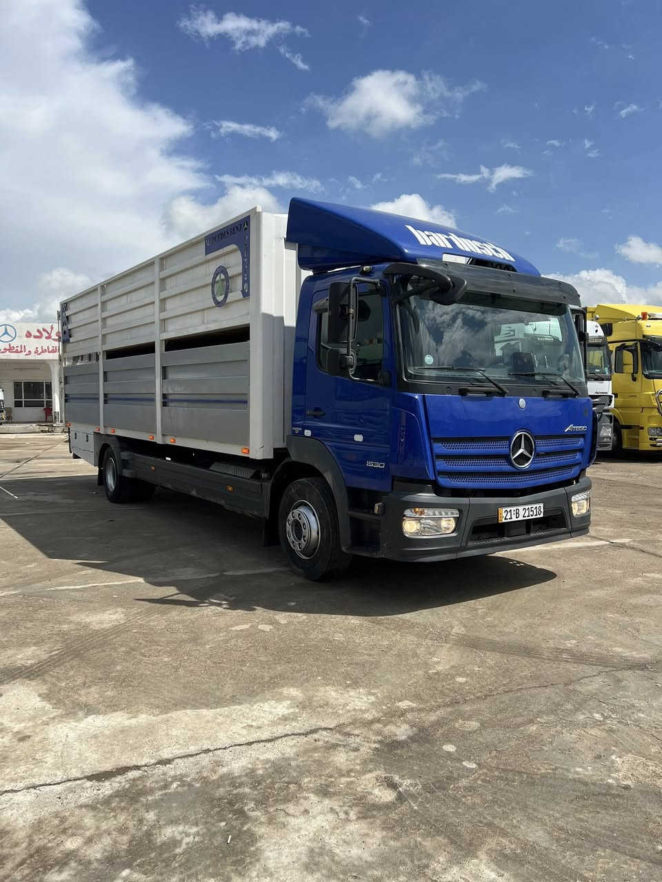 السلام عليكم اقرأ تفاصيل واتصل ❤️✅
اتيكو وحش موديل 2018 حجم 15.30 ماشي حقيقي  300 الف￼
فول مواصفات هاف تبريد طول 7.25 متر 
مجموعه اكتروس رقم وسنويه جديده هزه وفحص جديده 
طخم تايه السياره كفاله عامه بودي فصال يبيع كامل 
رقم الهاتف قحطان معرض *********** كورك
*********** اسيا معرض ابو قحطان واولاده العنوان موصل برطله سهل نينوى ❤️✅￼
