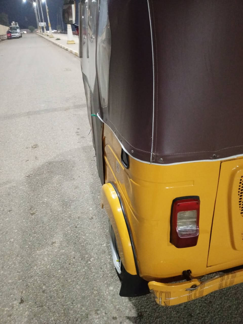 السلام عليكم تكتك للبيع موديل 21بيه طخات بسيطة مجفته تجفيت شركة مكان ناصريه غراف تكتك جاهز ***********
