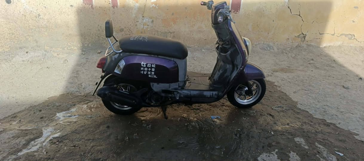 دراجه بوليس ما مفتوح ولا برغي بيها صالها 4 اشهر طالعه من وكيل
به700 وشراي بي خير ويدلل 
***********
