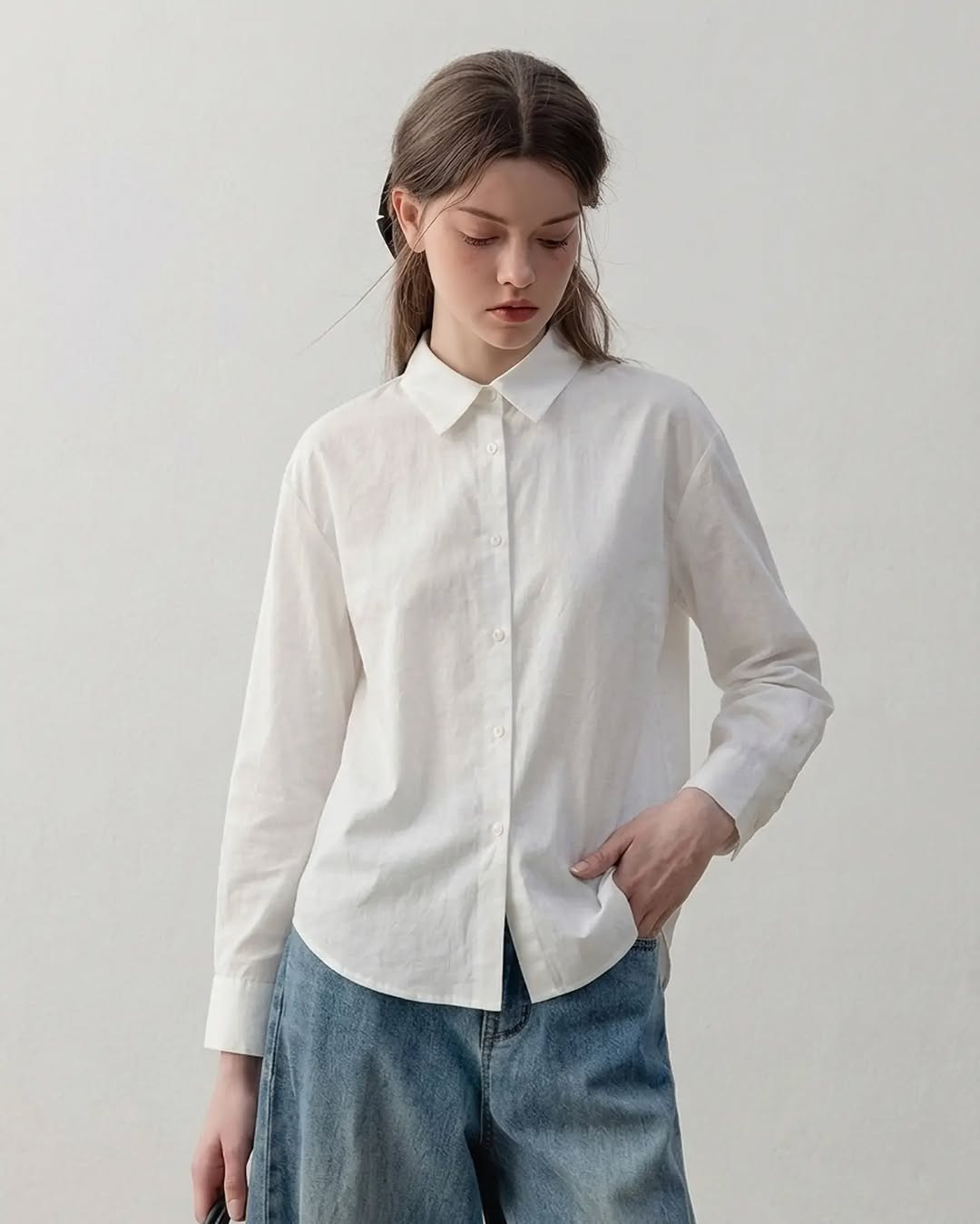 .
قميص ابيض ستاندرد 🤍
كوالتي جيد ✅ 
رجـالي نسـائي 🙎🏼‍♀️👨🏼
قالب ستاندر
القياسات:
S-M-L-Xl-2XL 
السعر: 17.750ألـف✨
ـــــــــــــــــــــــــــــــــــــــــــــــــــــــــــــــــــــــــــــــــــــــــــــــــــــــــــــــــــــ

متاجرنا👇

‪‪@stray_store1‬‪
@stray_store2‬‪
@stray_suits‬‪
@stray_vintages‬‪
@mars_librar.y‬
ـــــــــــــــــــــــــــــــــــــــــــــــــــــــــــــــــــــــــــــــــــــــــــ

توصيل الناصريه مركز الفين دينار❇️

اقضية ونواحي 3 الاف

المحافظات 5 الاف دينارر

💢عن طلب لا يقل عن ال 12 الف دينار.
ـــــــــــــــــــــــــــــــــــــــــــــــــــــــــــــــــــــــــــــــــــــــــــ

⛔اذا كان اكو غلط بالطلبية او غير مشابه للصورة يمكن استبداله.


**إذا كنت صاحب هذا الإعلان وتريد حذفه لأي سبب، رجاءا أرسل رسالة إلى الدعم الفني**