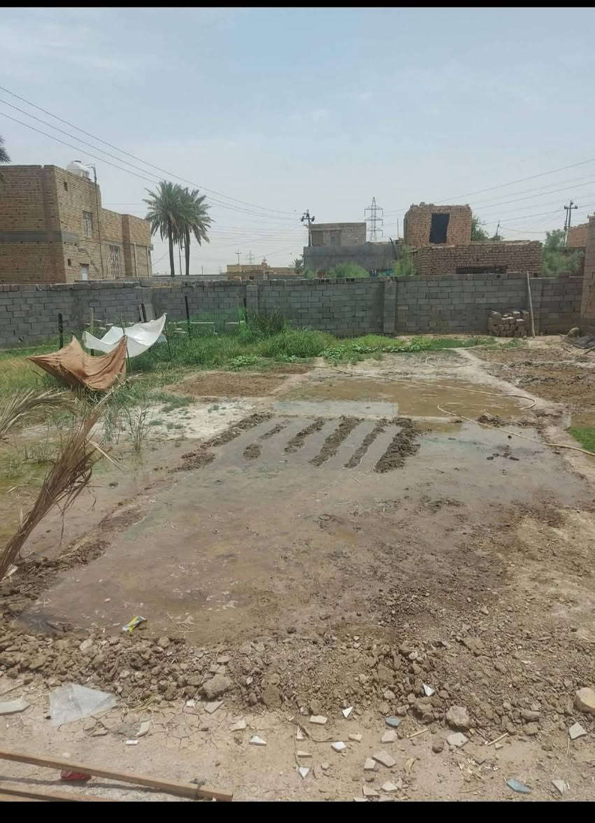مكلف بل نشر / قطعه مساحه 1600 البيع تحتوي على 4 ابيوت زاد حديقه بناء حديث  العنوان زراعي دور النفط
*********** عمارة, ميسان
