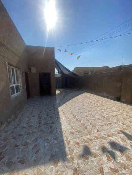 🏡 للبيع مزرعة وبيت مميز جداً

📞 للاستفسار: ***********

📍 الموقع: بعد تقاطع حي الفرات بمسافة قصيرة – طريق السنية السياحي
📐 المساحة الكلية: 650 متر مربع
🏗️ مساحة البناء: 250 متر مربع
🌳 المتبقي: حديقة مشجرة ومسيجة بالكامل

✨ المواصفات:
• غرفتان وصالة واستقبال
• مطبخ وصحيات داخلية وخارجية
• كراج وحديقة جميلة
• بناء طابوق درجة أولى + سيراميك + كهرباء درجة أولى
• ملبوخ من الخارج وتشطيب ممتاز جداً

🚰 الخدمات:
• تبليط
• ماء إسالة + ماء سقي
• كهرباء وطنية + مولد
• شارع كامل الخدمات
• موقع راقٍ وهادئ
