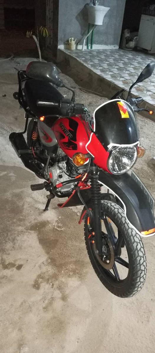 سلام عليكم دراجه بوكسر شوفت عينكم 
البيع 2750000/ عنوان كرمت علي ناحيه / 
***********
