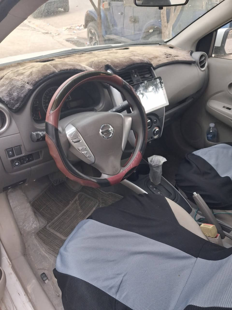 السلام عليكم نيسان سني موديل ٢٤ هندي بليته زركه استيراد شركه باركود جام اربعه كهرباء تبريد قطعتين ويل كب بيهة منضومه غاز كل عشره ايام تفويلتهه ب٥ الالف ماشية اقل ١٢ الف بيهه طخة بالحاملخ الامامي ومبدل شركه والجاملغ موجود يرجع يتعدل مكاني بغداد الجديده السعر ١٣٣ رقم الهاتف ***********
