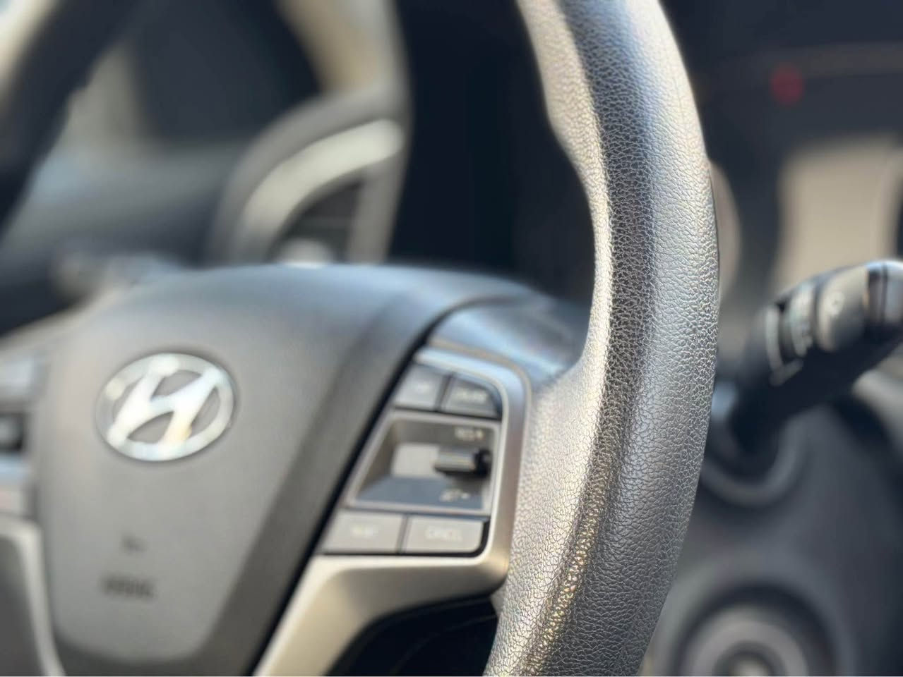 السلام عليكم .  النترا 2017 وارد امريكي حادث دعاميه امام فقط بدون ايرباك بدون صبغ كفاله عامه من الصبغ والتبديل صور الحادث مرفوقه بالمنشور ماشيه 59 حقيقي رقم اربيل شاشه اصليه كامره دوار ويل كب 3 انضمه قياده تحكمات استيرن مكينه 2000 دوش كير at .اخوان السياره جديده بمعنى الكلمه وترايها شرط مال زيرو كير ومكينه مكفولات عل وضع الشركه 
السعر 130 وبيها مجال بسيط 
مكاني 
بغداد حي الجهاد 
*********** بغداد, العراق
