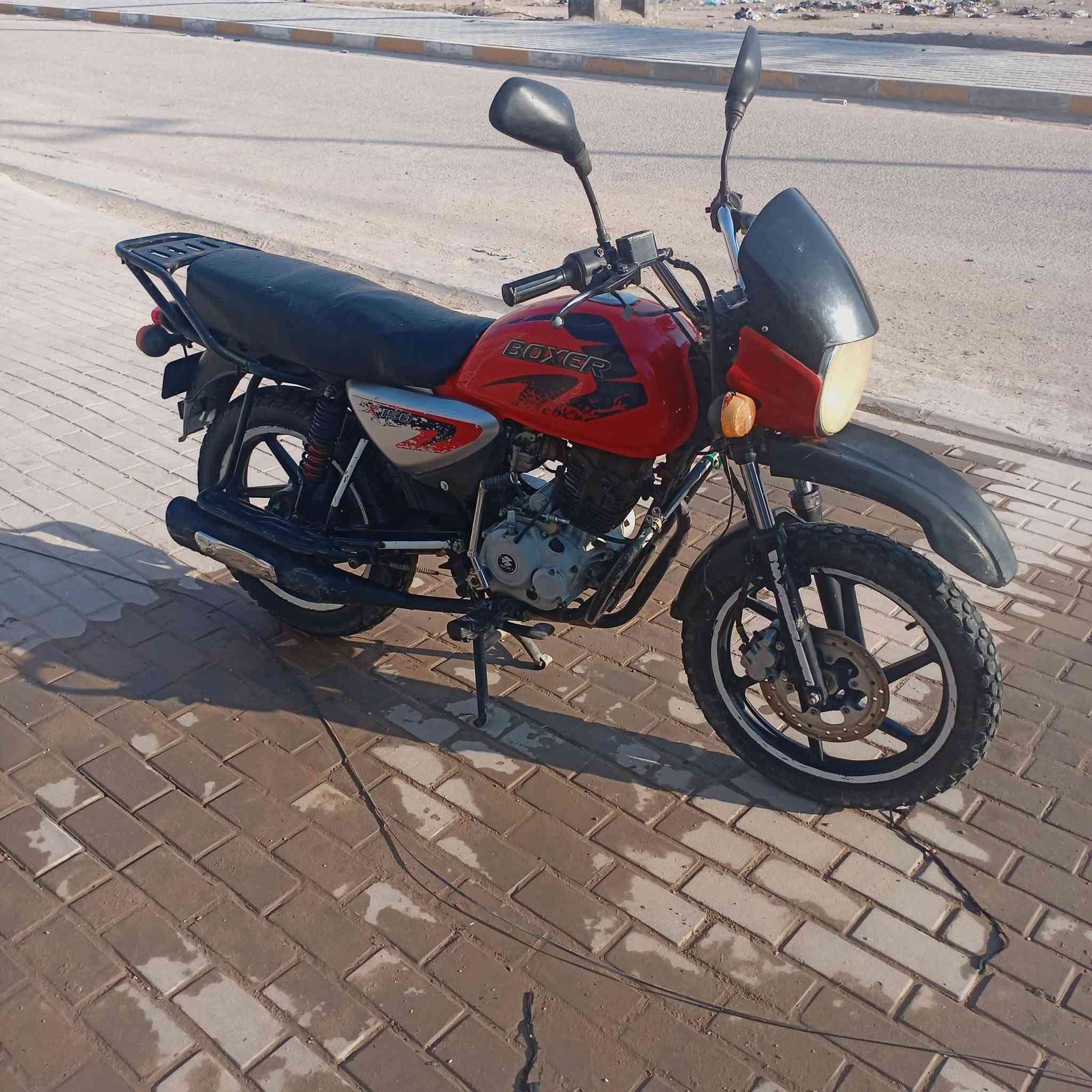 دراجه بوكسر موديل 2021 نظيفه ماتخسر عليها أوراق اصوليه المكان الديوانيه قضاء البدير السعر 950  للاستفسار أكثر الاتصال ***********
