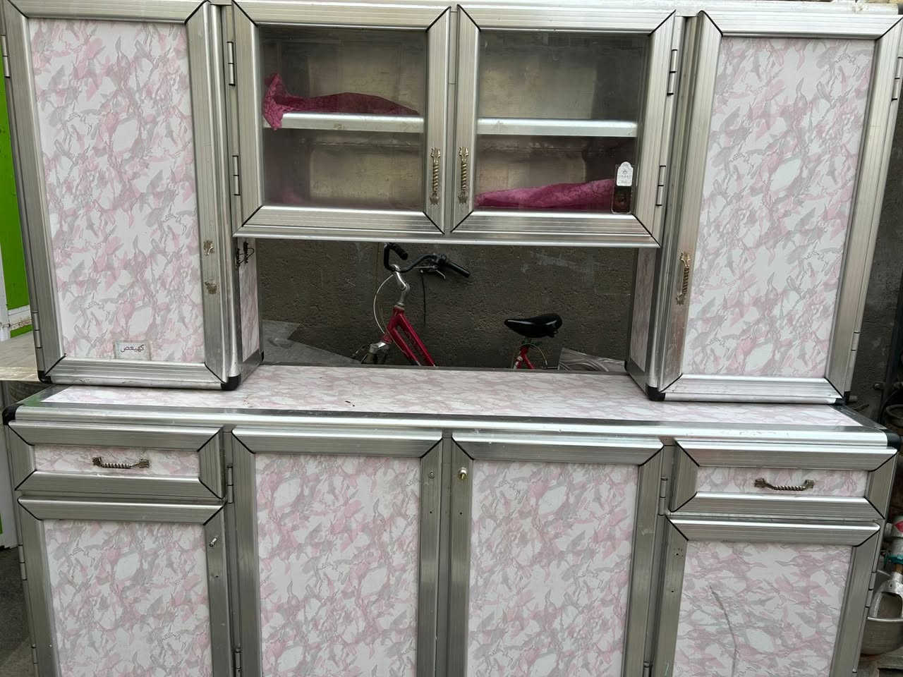 السلام عليكم للبيع كاونتر مع ملحقه عرض مترتين نضيف كلش ومابيه اي زنجار سعر 130 وبيه مجال 
رقم ‭٠٧٧٠ ٢٧٠ ٦٩٨٧‬ 
مكان بغداد حي اور
