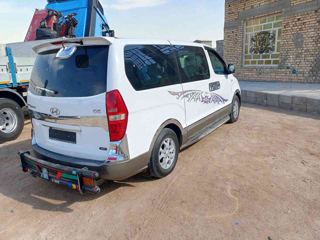 سلام للبيع موديل 2015 سيارة جاهزة مانقصة برغي مسكر أصل مكينة جديد كلش نص بنص بهية صبغ جمالغ ودسة من جوة مل سايق مكاني البصرة سعر 190 حدادية تخم تاير كلش جاهزة ***********
