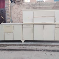 متاح كونتر الألمنيوم مترين ٣ قطع نظيف اي عيب ما بي سعره 240 وبي مجال ا...