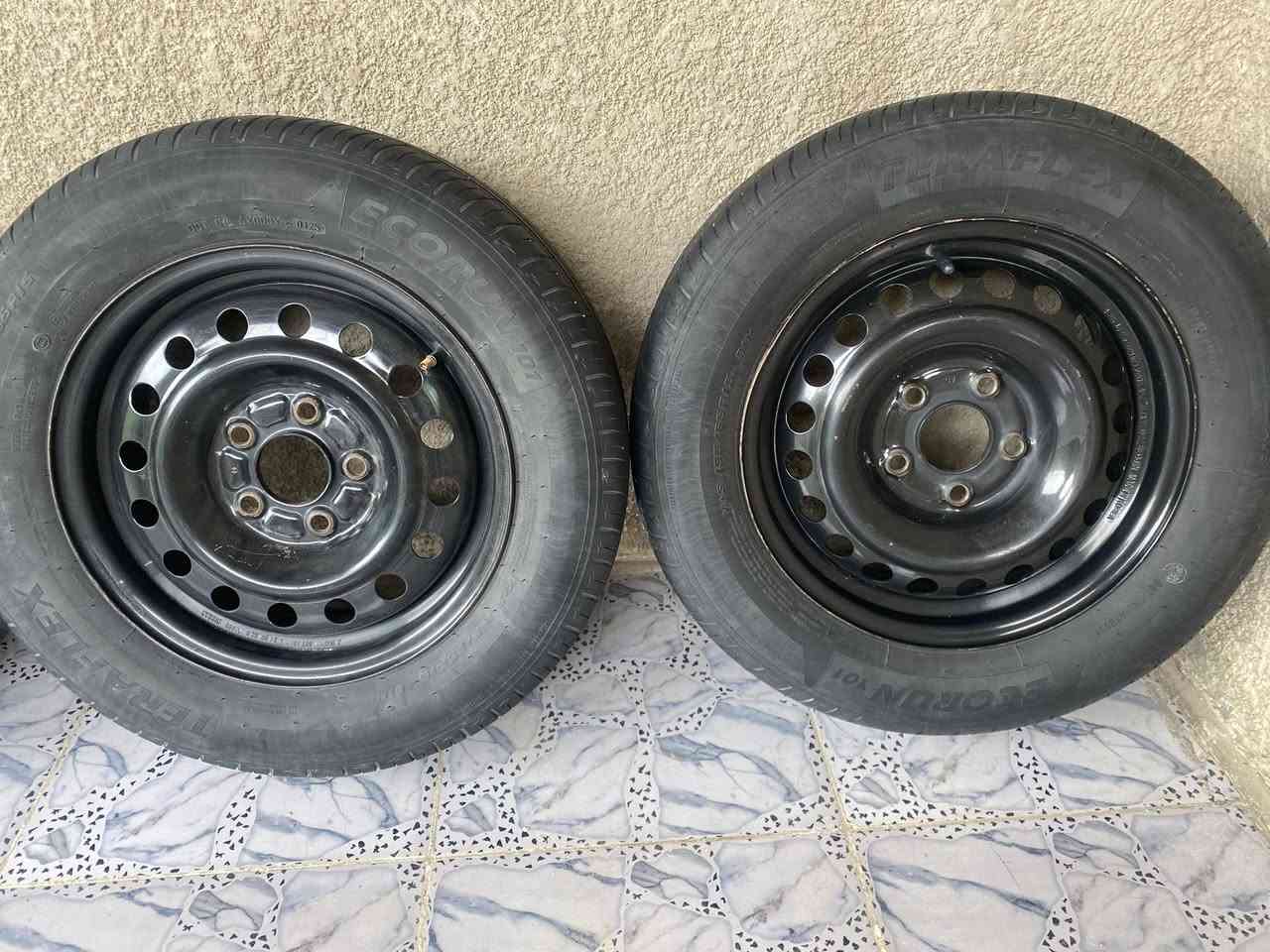 السلام عليكم 
تخم ويل النتراا اصلي مع تخم تاير نضيف جدااا 
السعر 300 وبيهه مجال 

***********
