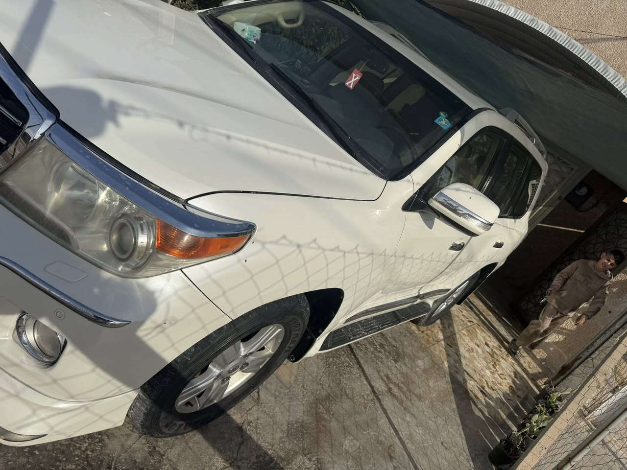 السلام عليكم للبيع لاندكروز ٢٠١٢ فطيم مكان السياره بابل ***********سونار السياره بلمنشور  ماشيه ١٣٢
