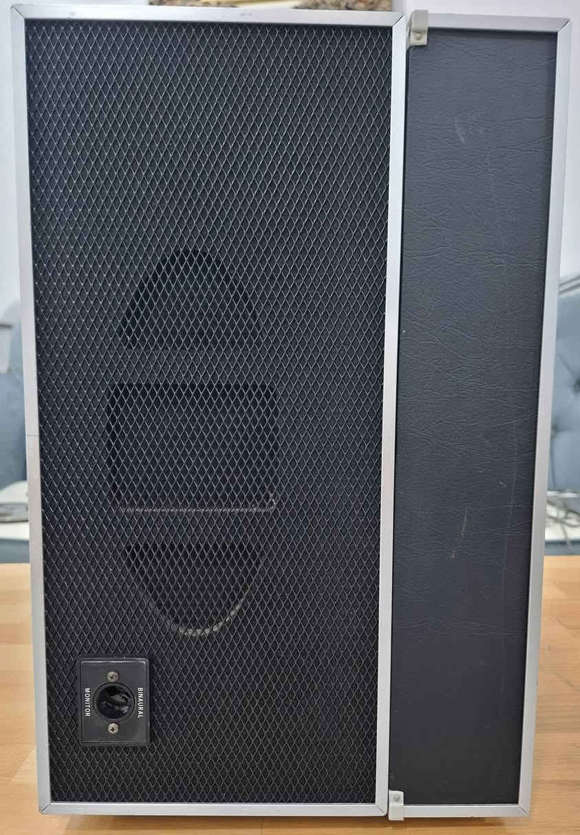 مسجل تيب ياباني ناطق ماركة : SONY TC-540
صناعة : 1969
4 سماعات : 2 داخليات و 2 خارجيات
الواير الاصلي
نظافة ممتازة
السعر نهائي : 350 الف مع التوصيل
السعر نهائي : 350 الف مع التوصيل


**إذا كنت صاحب هذا الإعلان وتريد حذفه لأي سبب، رجاءا أرسل رسالة إلى الدعم الفني**