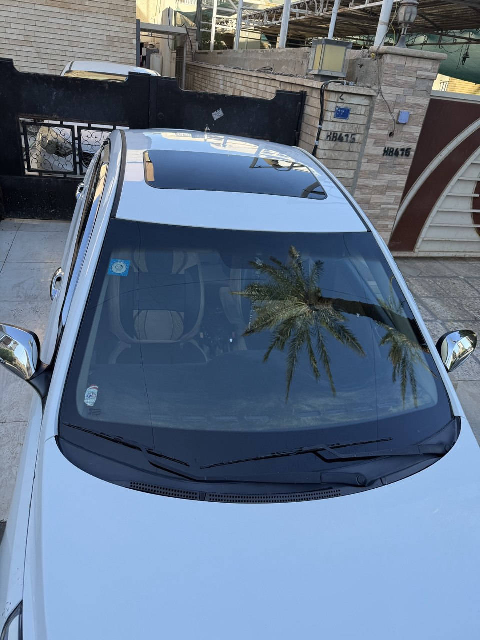 السلام عليكم .للبيع اكسنت خليجي موديل (2016)  لون ابيض محرك  (1600) دوش قطرتين. كامل مواصفات. شاشة اندرويد الجبيرة . كامرة خلفية.  تحكم بالستيرن .  تخم تايرات 4 جديد . باتري جديد . 5 ويل كب  . اشاير بالمري .سلايد  (تنتة ).  بدون حادث بس بيهة جاملغ معدل بس بارد والثانية ممسويهة مثل ما امبينة بالصور . واكو شخوص بالدعامية . والسونار مالتهة موجود . الدهنوالصيانة  من شركة موبس ودفترهم موجود.. السنوية باسمي لنهاية سنة  2027 (السعر 115) بيهة مجال بسيط  .. المكان االكرادة ... (***********)
