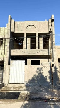 بيت 126م للبيع 3 طوابق بقطاع 7  موقع حلو ومميز  بيت 126م للبيع  3 طواب...