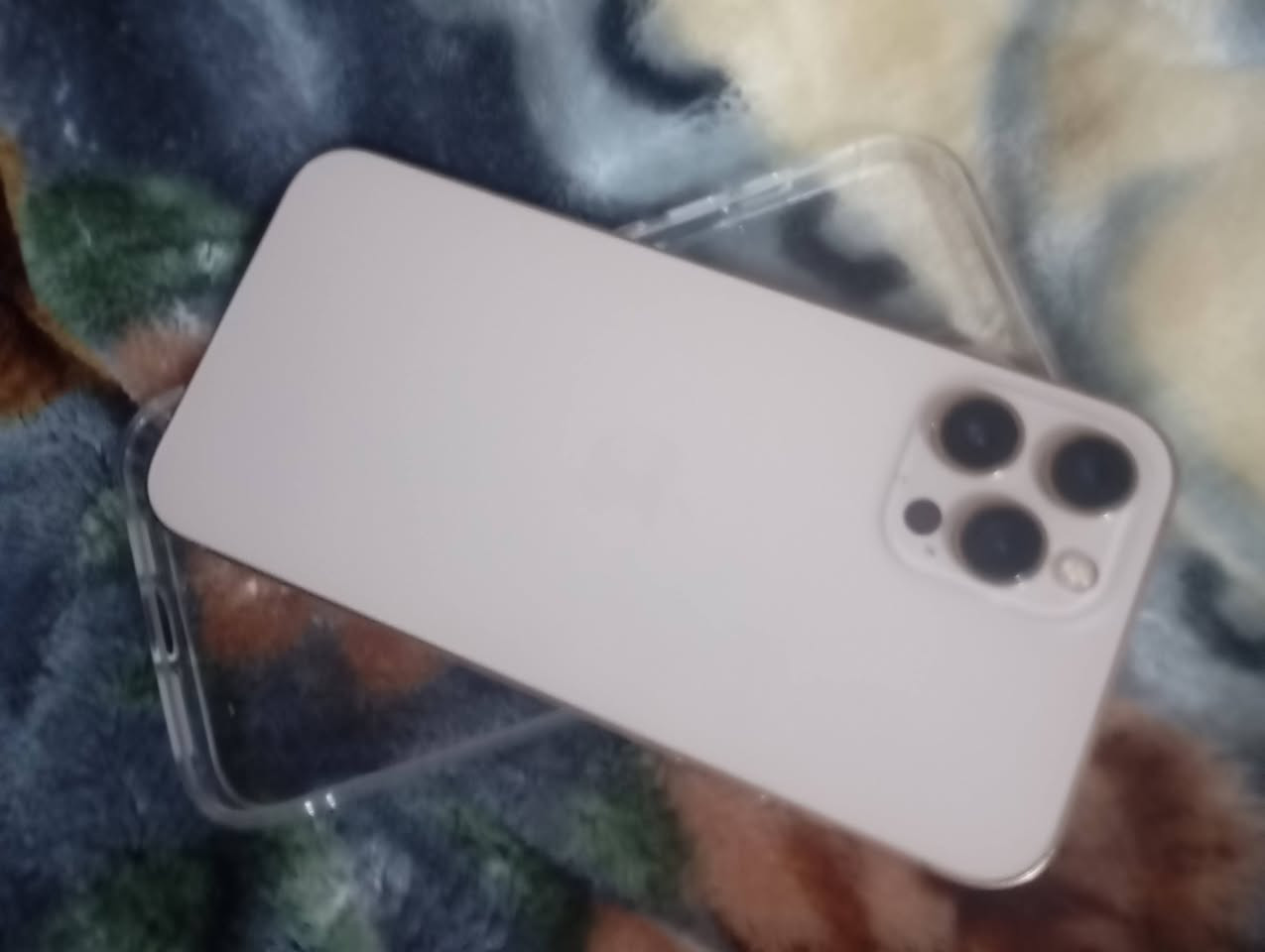 السلام عليكم ، iPhone 12 Pro Max للبيع الجهاز شغال كلة .
الجهاز مكفول كفالة عامة مامبدل اي قطعة بي ،
ذاكرة . ٢٥٦ ،
الخطوط ، دبل سيم كارت ، يعني خطين .
البطارية ، ٧٨ ،
الجهاز بس شاشة بيها كسر والكسر بلبلازمة يعني م واصل للشاشة . جهاز ضمان اسبوع لليشتري . مكاني بصرة . رقمي فقط وتساب . ***********
الجهاز بسعر ل مي .
