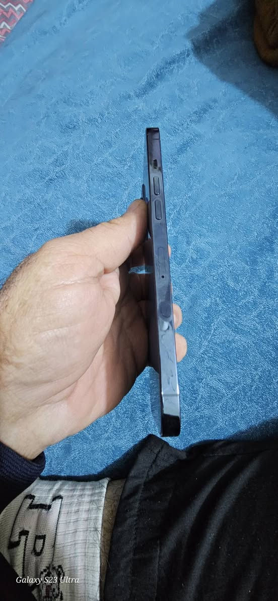 السلام عليكم آيفون 12 برو ماكس ذاكرة 256 شرق اوسط عربي نموذج M بطارية  71 ما مبدل بي شي ما ويا اي ملحقات السعر 350 قفل  مكاني بغداد للستفسار ***********
