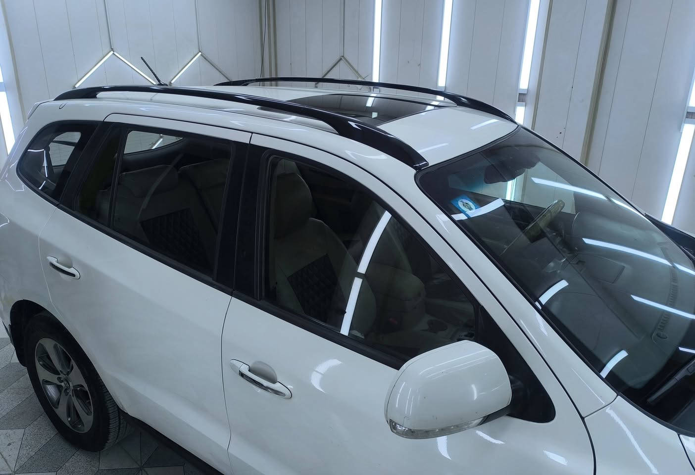 سنتافي 6 سلندر موديل 12 خليجي فول واحد على واحد 
بصمه
فتحه
حساسات خلفيه
داخل جلد بيجي
تبريد امامي خلفي
ويل كب 
مري شفط
وباقي المواصفات المعروفه بالفول
مرفق السونار بالصور السعر 150$

للاتصال ***********
