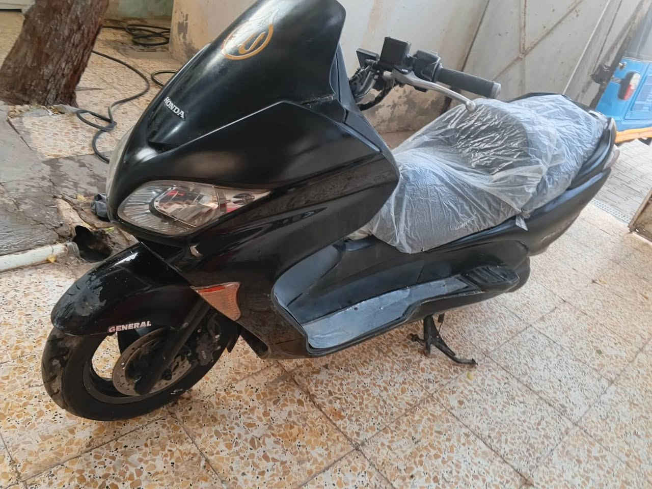 السلام عليكم فورزه 09عميه بلاد نضيفه محرك مكفول ب950وبيها مجال قليل
للاستفسار ‭***********
