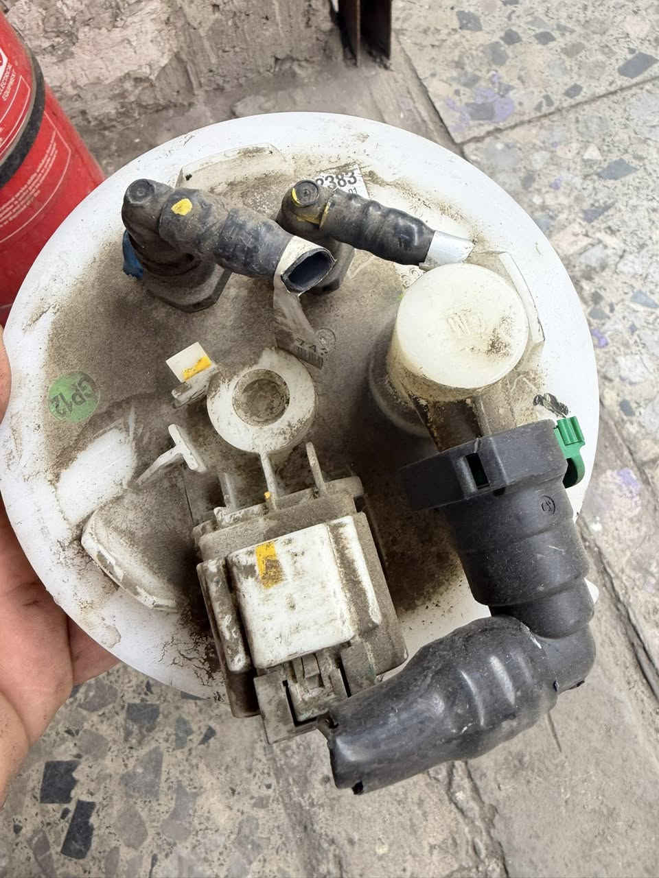 سلام وعليكم قاعده فيول بمب شوفر تراكس 2022/2013 كامله اصليه تفصيخ حاويه سعرها 50 الف مع توصيل كل محافظات العراق ***********
