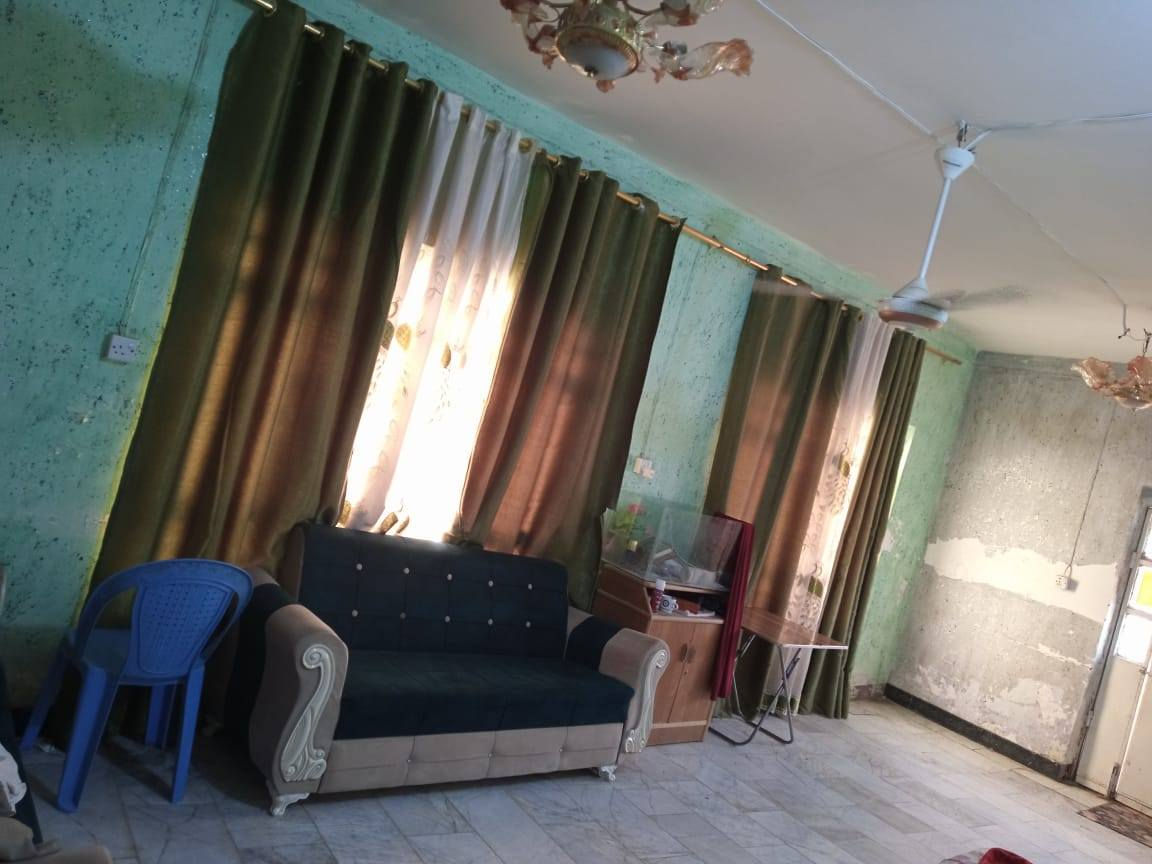 دار للأيجار بحي الجامعه نهايه شارع عشرين غرفتين نوم وصاله ومطبخ وصحيات داخليه وخارجيه بسعر ٢٥٠ الف للاستفسار ***********
