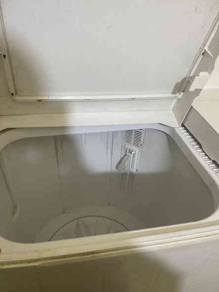 غساله للبيع عنوان بصره حي الحسين شارع التأميم اتصال او واتساب فقط ***********
