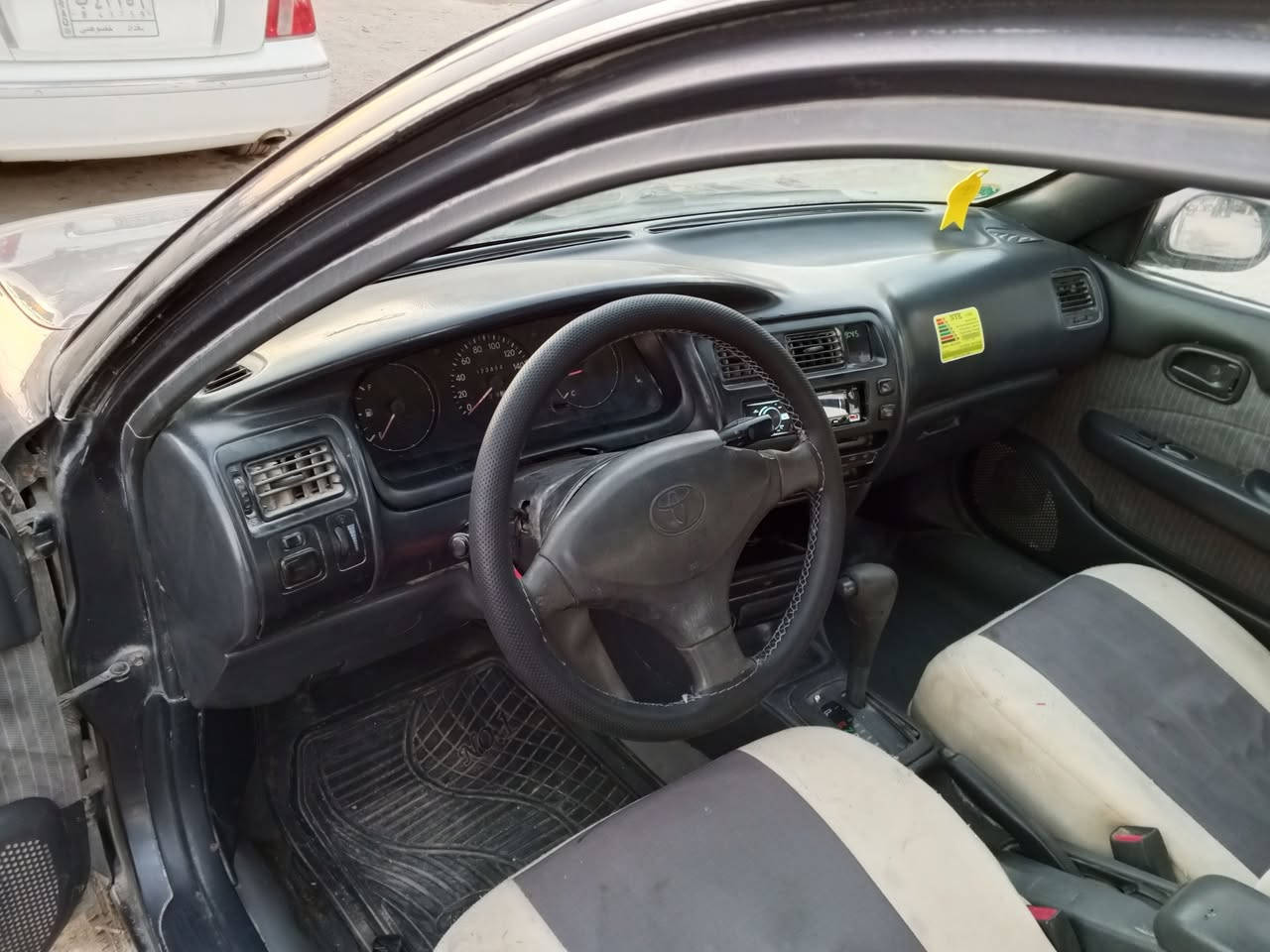 سلام عليكم سياره كورلا موديل ٩٤ مصبوغه عام سنويه ٢٨ مكفوله من كصه ونقل جثه سياره معمره ***********
