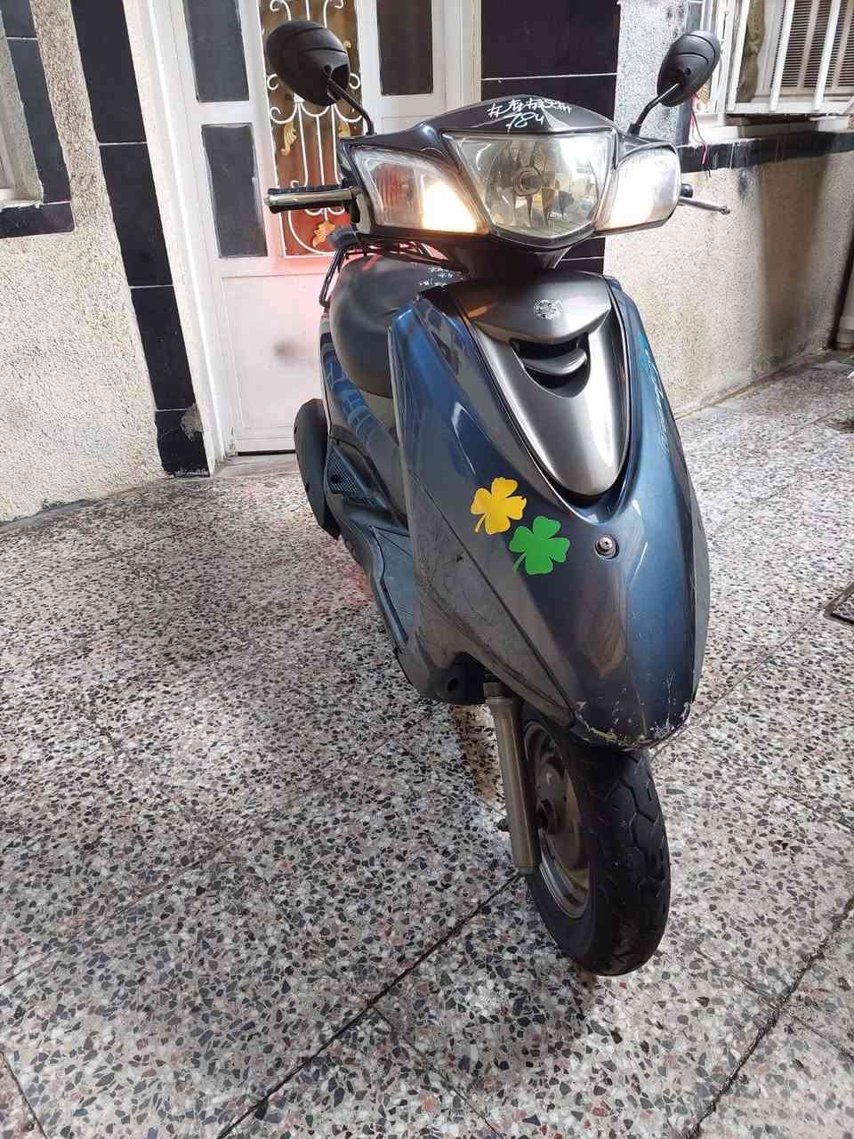 السلام عليكم
للبيع ياماها بريز ببغاء 140 نوزل سكليتر خطين الدراجه مال رنبه بلكارتون ماشيه 29 حقيقي  مكفوله من كلشي مكينه خرسه برغي مامفتوح بيها افحص وين متريد وجيب اي فيتر يعجبك  دراجه جدييده مال جناي الشراي يتصل *********** عنوان الحريه
