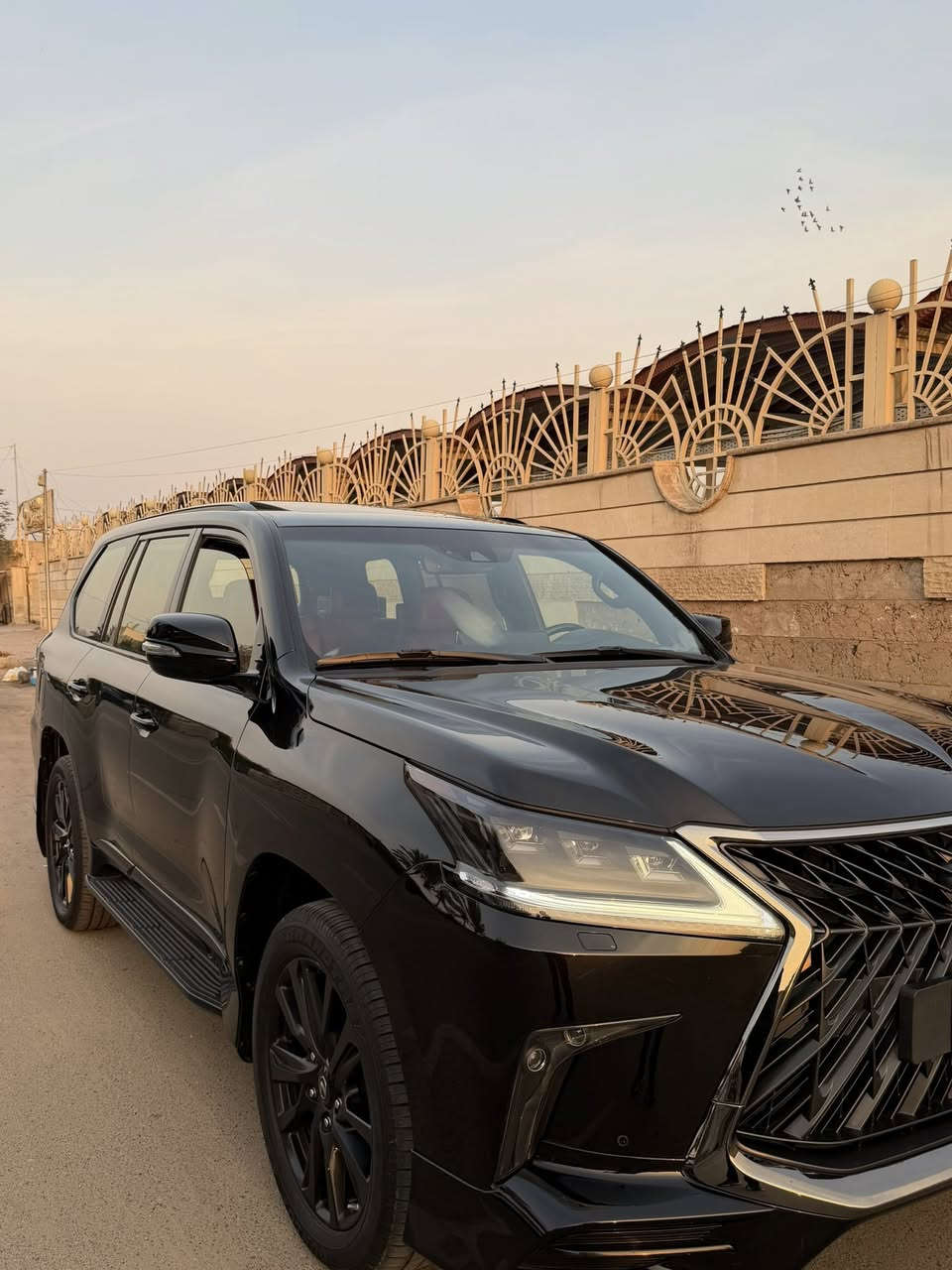 للبيع لكزس 2019 كورو اصل بريم لون اسود
السيارة جديدة كلش
داخل احمر 
ماشية 90الف
رقم بغداد 
مكفولة
مواصفات اللكزس معروفة
مكان السيارة بغداد
كل غراضها كاملة مع التابوت  
للاستفسار ***********
