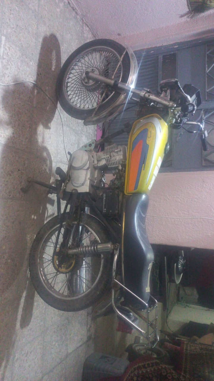 سلام عليكم درجه صولي لبيع شاصي 15 وكيله العرضي  غرض جدد مكينه واحد وعشرين سعر 500 وبيه مجال درجه حلوه مجفته ستوه  ***********
