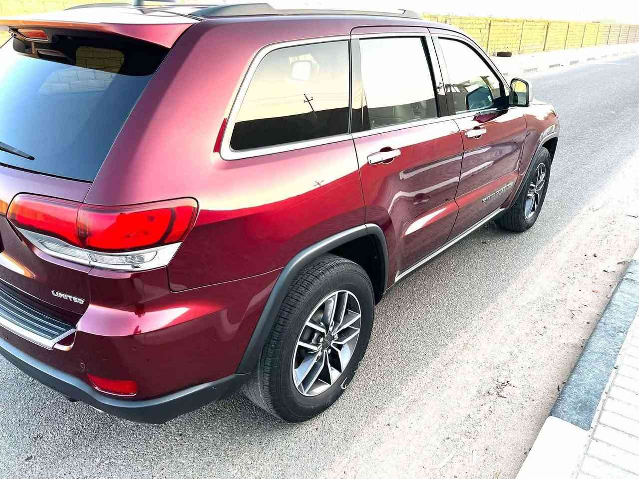 🔹 محرك 3.6L V6 (3600 سي سي)
🔹 قير أوتوماتيك 9 سرعات

🔹 نظام دفع خلفي)

🔹 فتحة سقف بانوراما

🔹 شاشة لمس 8.4 إنج مع نظام Uconnect

🔹 كاميرا خلفية + حساسات أمامي وخلفي

🔹 تشغيل بصمة + تشغيل عن بعد

🔹 مقاعد جلد كهرباء مع تسخين

🔹 مثبت سرعة

🔹 تحكم ستيرن بالصوت والهاتف

🔹 نظام ثبات إلكتروني + وسائد هوائية متعددة

🔹 رنكات ألمنيوم وكالة

🔹 إنارة LED أمامي وخلفي

✔ موديل 2020

✔ ممشى 102 ألف

✔ بأسمي – تحويل ثاني يوم

✔ محرك 3600 قوي وناعم

✔ السعر 245 ورقة وبينها مجال بسيط للجاد
السياره بدون دواخل بدون لغد بدون شواصي الرقم للاستفسار ‭٠٧٨٣ ٠٨٩ ٦١١٦‬
